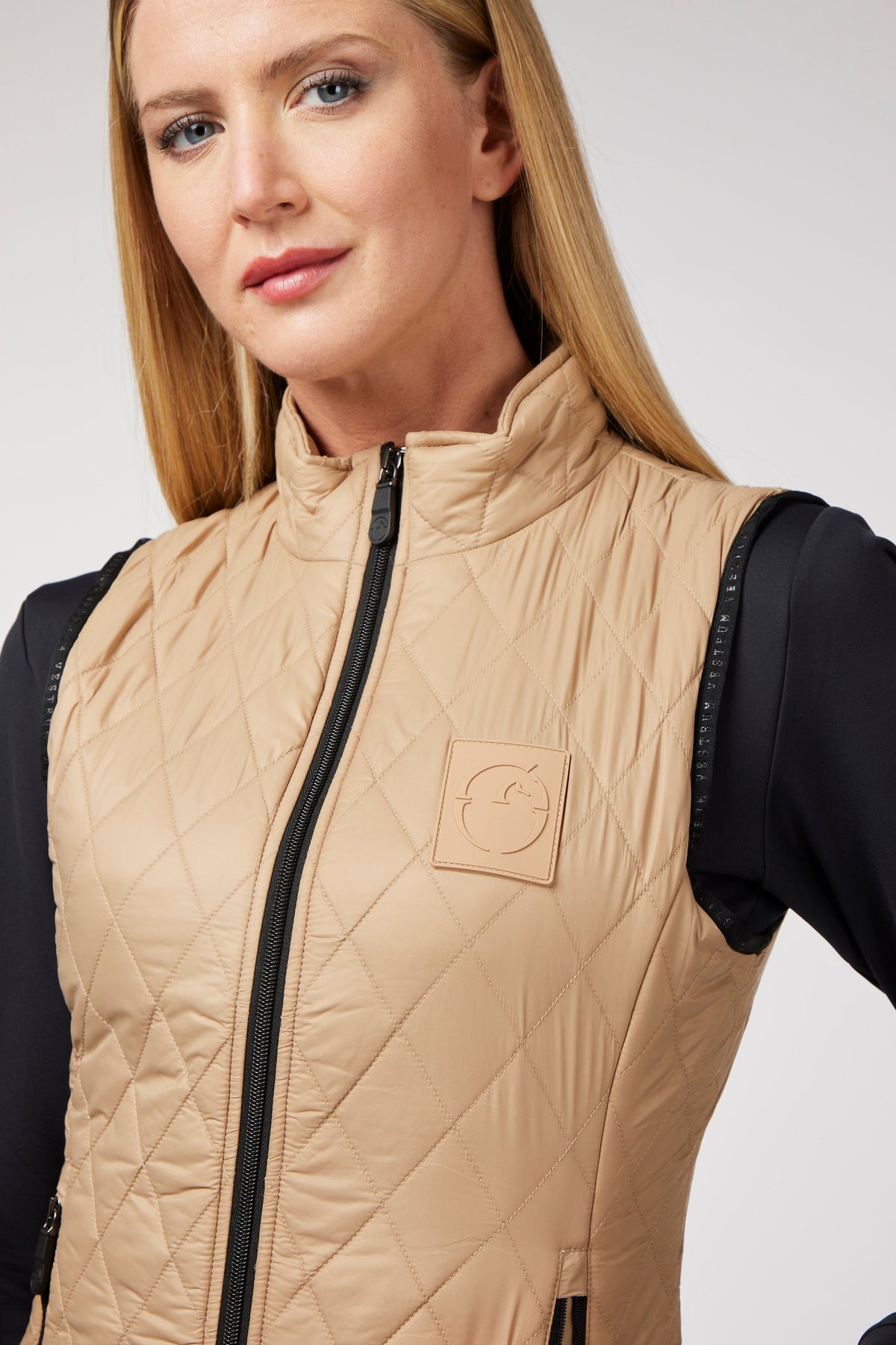 VESTRUM GUNSAN WOMEN'S VEST